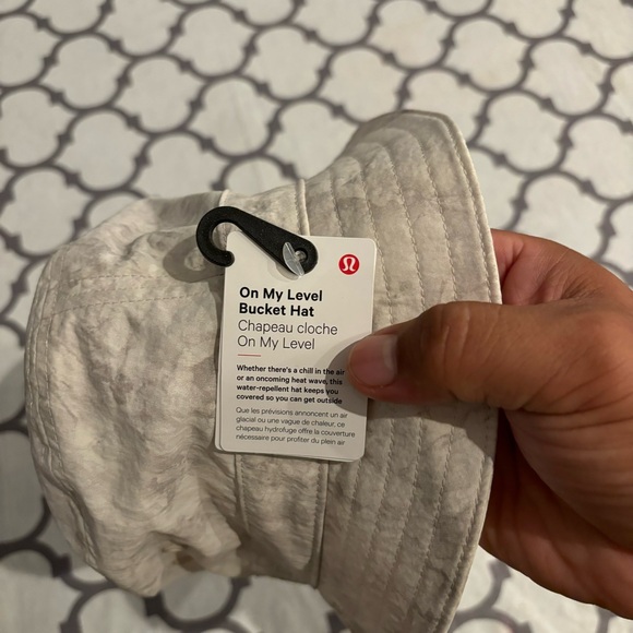 Lululemon On My Level Bucket Hat Aquila White Opal Multi UV  display picture 1